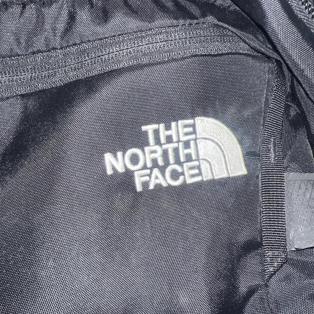 The North Face Iron Peak Backpack Black Laptop Waist Strap Hiking Heart